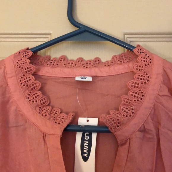 NWT Lace neckline blouse - Picture 2 of 3